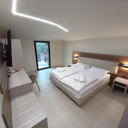 Ile Hotel