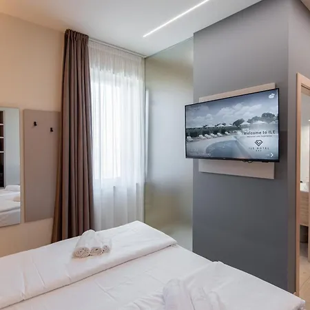 Ile Hotel